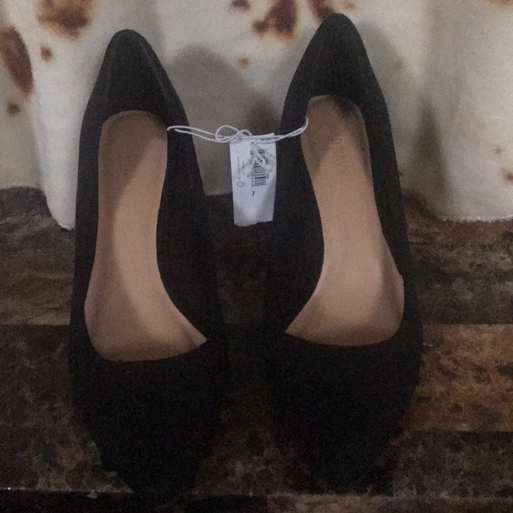 Old Navy black pumps